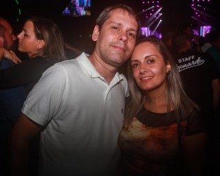 
<a style='margin-left: 5px;' class='btn btn-xs btn-social btn-facebook' href='https://www.facebook.com/sharer/sharer.php?u=https://galeramix.s01.web.getmuller.com.br/imagem/a98/800-800-90/conteudo/site_galerias/98/galeramix-show-leonardo-e-eduardo-costa-74.jpg' rel='popup' data-width='500' data-height='400'><i class='fa fa-facebook'></i>Compartilhar <span class='hidden-xs'>no Facebook</span>
</a> 
<a class='btn btn-default btn-xs' target='_blank' href='imagem/a98/800-800-90/conteudo/site_galerias/98/galeramix-show-leonardo-e-eduardo-costa-74.jpg'>
<span class='glyphicon glyphicon-cloud-download'></span> Salvar
</a>
