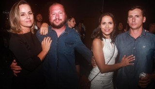 
<a style='margin-left: 5px;' class='btn btn-xs btn-social btn-facebook' href='https://www.facebook.com/sharer/sharer.php?u=https://galeramix.s01.web.getmuller.com.br/imagem/a98/800-800-90/conteudo/site_galerias/98/galeramix-show-leonardo-e-eduardo-costa-75.jpg' rel='popup' data-width='500' data-height='400'><i class='fa fa-facebook'></i>Compartilhar <span class='hidden-xs'>no Facebook</span>
</a> 
<a class='btn btn-default btn-xs' target='_blank' href='imagem/a98/800-800-90/conteudo/site_galerias/98/galeramix-show-leonardo-e-eduardo-costa-75.jpg'>
<span class='glyphicon glyphicon-cloud-download'></span> Salvar
</a>
