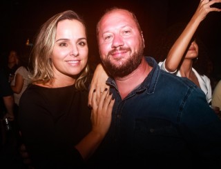 
<a style='margin-left: 5px;' class='btn btn-xs btn-social btn-facebook' href='https://www.facebook.com/sharer/sharer.php?u=https://galeramix.s01.web.getmuller.com.br/imagem/a98/800-800-90/conteudo/site_galerias/98/galeramix-show-leonardo-e-eduardo-costa-76.jpg' rel='popup' data-width='500' data-height='400'><i class='fa fa-facebook'></i>Compartilhar <span class='hidden-xs'>no Facebook</span>
</a> 
<a class='btn btn-default btn-xs' target='_blank' href='imagem/a98/800-800-90/conteudo/site_galerias/98/galeramix-show-leonardo-e-eduardo-costa-76.jpg'>
<span class='glyphicon glyphicon-cloud-download'></span> Salvar
</a>
