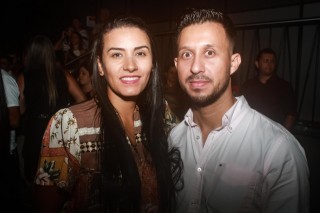 
<a style='margin-left: 5px;' class='btn btn-xs btn-social btn-facebook' href='https://www.facebook.com/sharer/sharer.php?u=https://galeramix.s01.web.getmuller.com.br/imagem/a98/800-800-90/conteudo/site_galerias/98/galeramix-show-leonardo-e-eduardo-costa-80.jpg' rel='popup' data-width='500' data-height='400'><i class='fa fa-facebook'></i>Compartilhar <span class='hidden-xs'>no Facebook</span>
</a> 
<a class='btn btn-default btn-xs' target='_blank' href='imagem/a98/800-800-90/conteudo/site_galerias/98/galeramix-show-leonardo-e-eduardo-costa-80.jpg'>
<span class='glyphicon glyphicon-cloud-download'></span> Salvar
</a>
