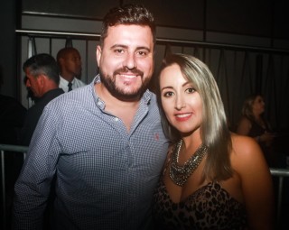 
<a style='margin-left: 5px;' class='btn btn-xs btn-social btn-facebook' href='https://www.facebook.com/sharer/sharer.php?u=https://galeramix.s01.web.getmuller.com.br/imagem/a98/800-800-90/conteudo/site_galerias/98/galeramix-show-leonardo-e-eduardo-costa-81.jpg' rel='popup' data-width='500' data-height='400'><i class='fa fa-facebook'></i>Compartilhar <span class='hidden-xs'>no Facebook</span>
</a> 
<a class='btn btn-default btn-xs' target='_blank' href='imagem/a98/800-800-90/conteudo/site_galerias/98/galeramix-show-leonardo-e-eduardo-costa-81.jpg'>
<span class='glyphicon glyphicon-cloud-download'></span> Salvar
</a>
