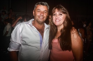 
<a style='margin-left: 5px;' class='btn btn-xs btn-social btn-facebook' href='https://www.facebook.com/sharer/sharer.php?u=https://galeramix.s01.web.getmuller.com.br/imagem/a98/800-800-90/conteudo/site_galerias/98/galeramix-show-leonardo-e-eduardo-costa-91.jpg' rel='popup' data-width='500' data-height='400'><i class='fa fa-facebook'></i>Compartilhar <span class='hidden-xs'>no Facebook</span>
</a> 
<a class='btn btn-default btn-xs' target='_blank' href='imagem/a98/800-800-90/conteudo/site_galerias/98/galeramix-show-leonardo-e-eduardo-costa-91.jpg'>
<span class='glyphicon glyphicon-cloud-download'></span> Salvar
</a>
