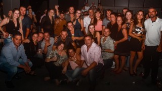 
<a style='margin-left: 5px;' class='btn btn-xs btn-social btn-facebook' href='https://www.facebook.com/sharer/sharer.php?u=https://galeramix.s01.web.getmuller.com.br/imagem/a98/800-800-90/conteudo/site_galerias/98/galeramix-show-leonardo-e-eduardo-costa-92.jpg' rel='popup' data-width='500' data-height='400'><i class='fa fa-facebook'></i>Compartilhar <span class='hidden-xs'>no Facebook</span>
</a> 
<a class='btn btn-default btn-xs' target='_blank' href='imagem/a98/800-800-90/conteudo/site_galerias/98/galeramix-show-leonardo-e-eduardo-costa-92.jpg'>
<span class='glyphicon glyphicon-cloud-download'></span> Salvar
</a>
