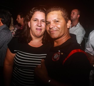 
<a style='margin-left: 5px;' class='btn btn-xs btn-social btn-facebook' href='https://www.facebook.com/sharer/sharer.php?u=https://galeramix.s01.web.getmuller.com.br/imagem/a98/800-800-90/conteudo/site_galerias/98/galeramix-show-leonardo-e-eduardo-costa-95.jpg' rel='popup' data-width='500' data-height='400'><i class='fa fa-facebook'></i>Compartilhar <span class='hidden-xs'>no Facebook</span>
</a> 
<a class='btn btn-default btn-xs' target='_blank' href='imagem/a98/800-800-90/conteudo/site_galerias/98/galeramix-show-leonardo-e-eduardo-costa-95.jpg'>
<span class='glyphicon glyphicon-cloud-download'></span> Salvar
</a>
