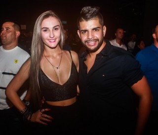 
<a style='margin-left: 5px;' class='btn btn-xs btn-social btn-facebook' href='https://www.facebook.com/sharer/sharer.php?u=https://galeramix.s01.web.getmuller.com.br/imagem/a98/800-800-90/conteudo/site_galerias/98/galeramix-show-leonardo-e-eduardo-costa-97.jpg' rel='popup' data-width='500' data-height='400'><i class='fa fa-facebook'></i>Compartilhar <span class='hidden-xs'>no Facebook</span>
</a> 
<a class='btn btn-default btn-xs' target='_blank' href='imagem/a98/800-800-90/conteudo/site_galerias/98/galeramix-show-leonardo-e-eduardo-costa-97.jpg'>
<span class='glyphicon glyphicon-cloud-download'></span> Salvar
</a>
