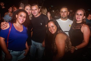 
<a style='margin-left: 5px;' class='btn btn-xs btn-social btn-facebook' href='https://www.facebook.com/sharer/sharer.php?u=https://galeramix.s01.web.getmuller.com.br/imagem/a98/800-800-90/conteudo/site_galerias/98/galeramix-show-leonardo-e-eduardo-costa-99.jpg' rel='popup' data-width='500' data-height='400'><i class='fa fa-facebook'></i>Compartilhar <span class='hidden-xs'>no Facebook</span>
</a> 
<a class='btn btn-default btn-xs' target='_blank' href='imagem/a98/800-800-90/conteudo/site_galerias/98/galeramix-show-leonardo-e-eduardo-costa-99.jpg'>
<span class='glyphicon glyphicon-cloud-download'></span> Salvar
</a>
